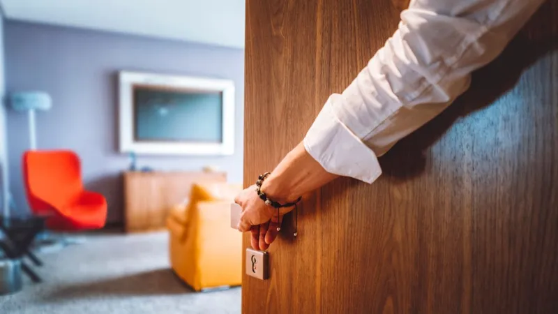 Азербайджанский предприниматель подарил квартиры семьям жертв авиакатастрофы в Актау