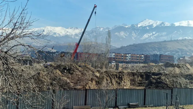 Жители Алматы обеспокоены строительством коттеджей